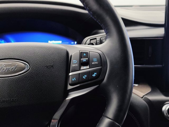 Certified 2020 Ford Explorer Platinum w/ Premium Technology Package AWD/4WD image 37