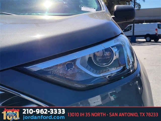 Certified 2022 Ford Edge SE image 10