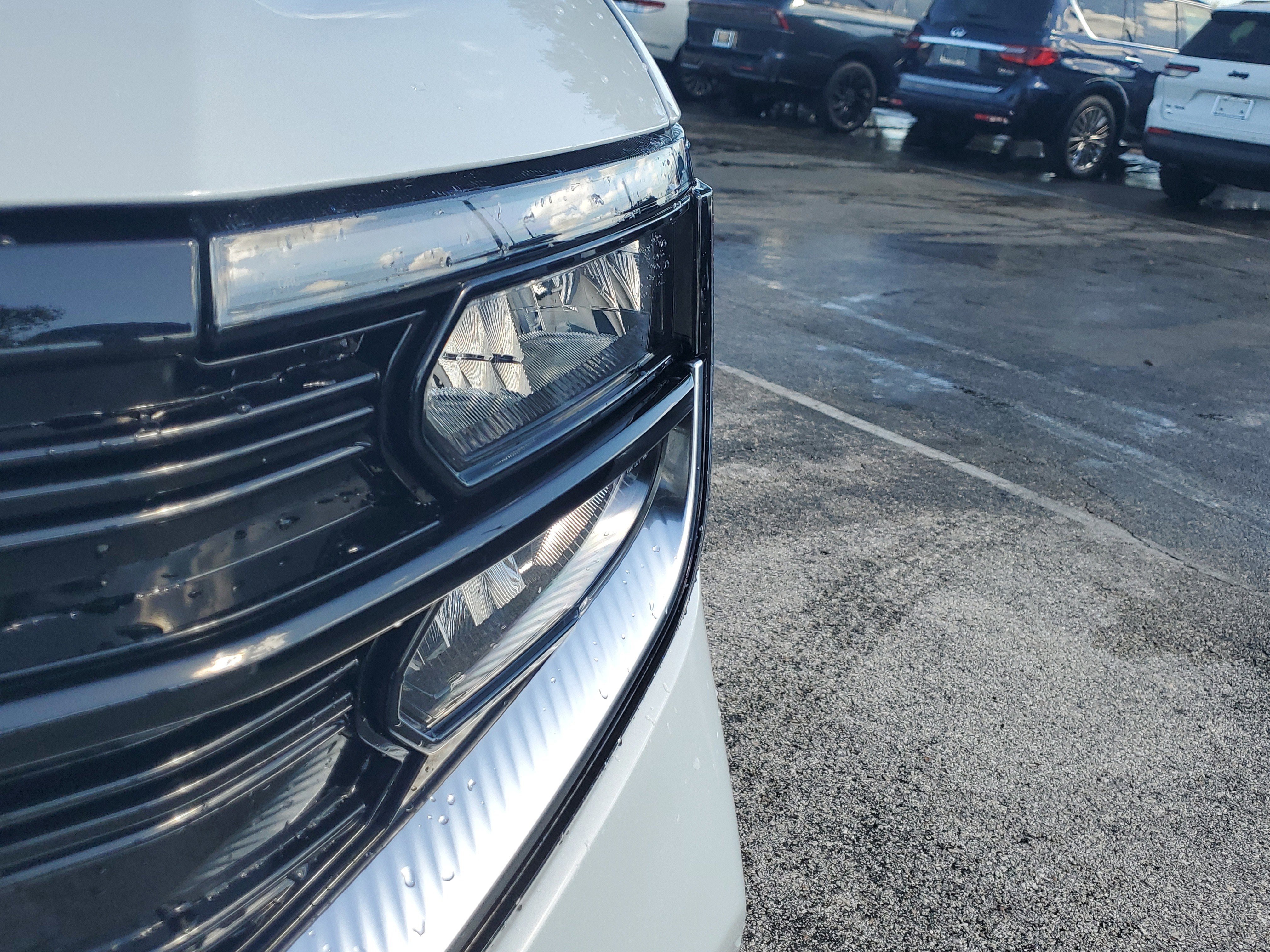 Certified 2025 Ford Expedition Platinum w/ Driver's Package image 6