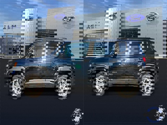 Used 2019 Jeep Renegade Latitude w/ Cold Weather Group image 5