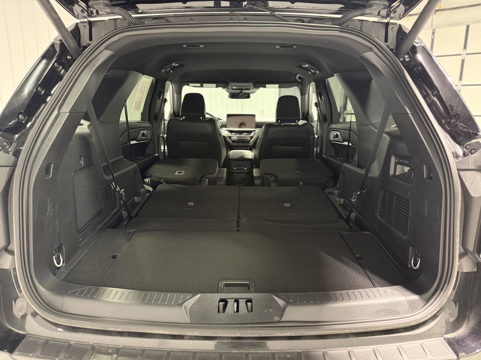 Certified 2025 Ford Explorer ST image 30