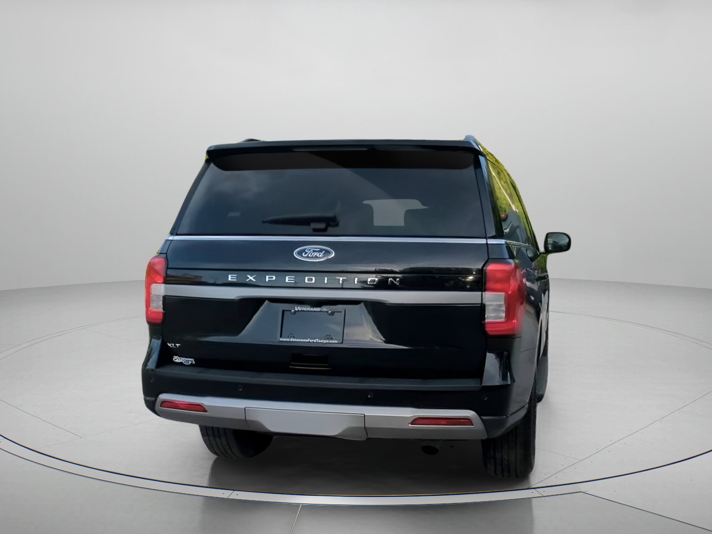 Certified 2024 Ford Expedition XLT RWD image 25