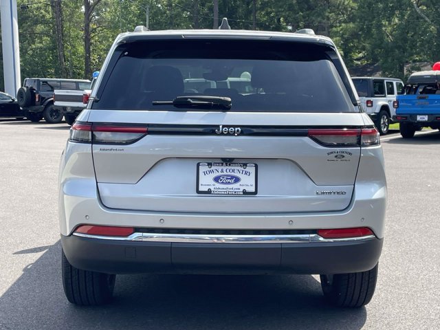 Used 2023 Jeep Grand Cherokee Limited RWD image 29