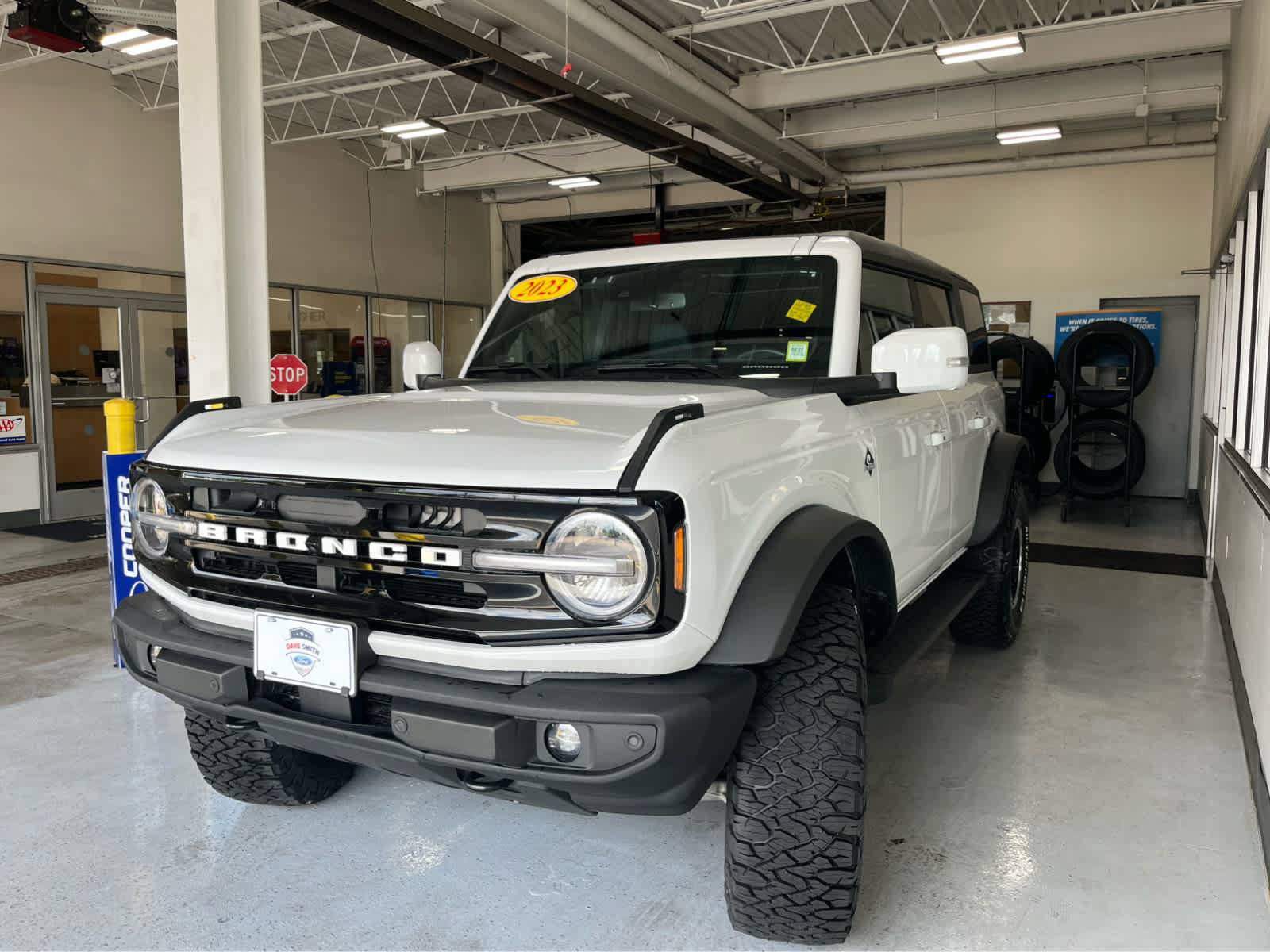 Certified 2023 Ford Bronco Outer Banks w/ Sasquatch Package AWD/4WD image 4