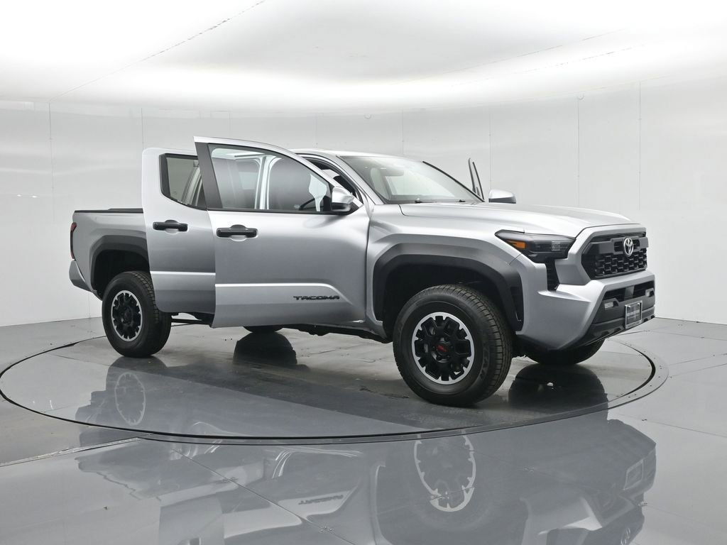 Used 2024 Toyota Tacoma TRD Off-Road image 34
