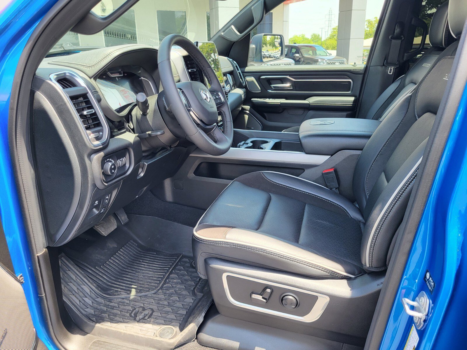 Used 2025 RAM 1500 Laramie w/ Night Edition AWD/4WD image 19