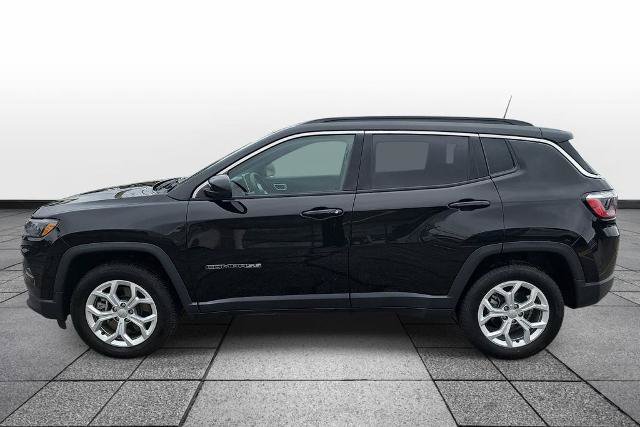 Used 2024 Jeep Compass Latitude AWD/4WD image 8