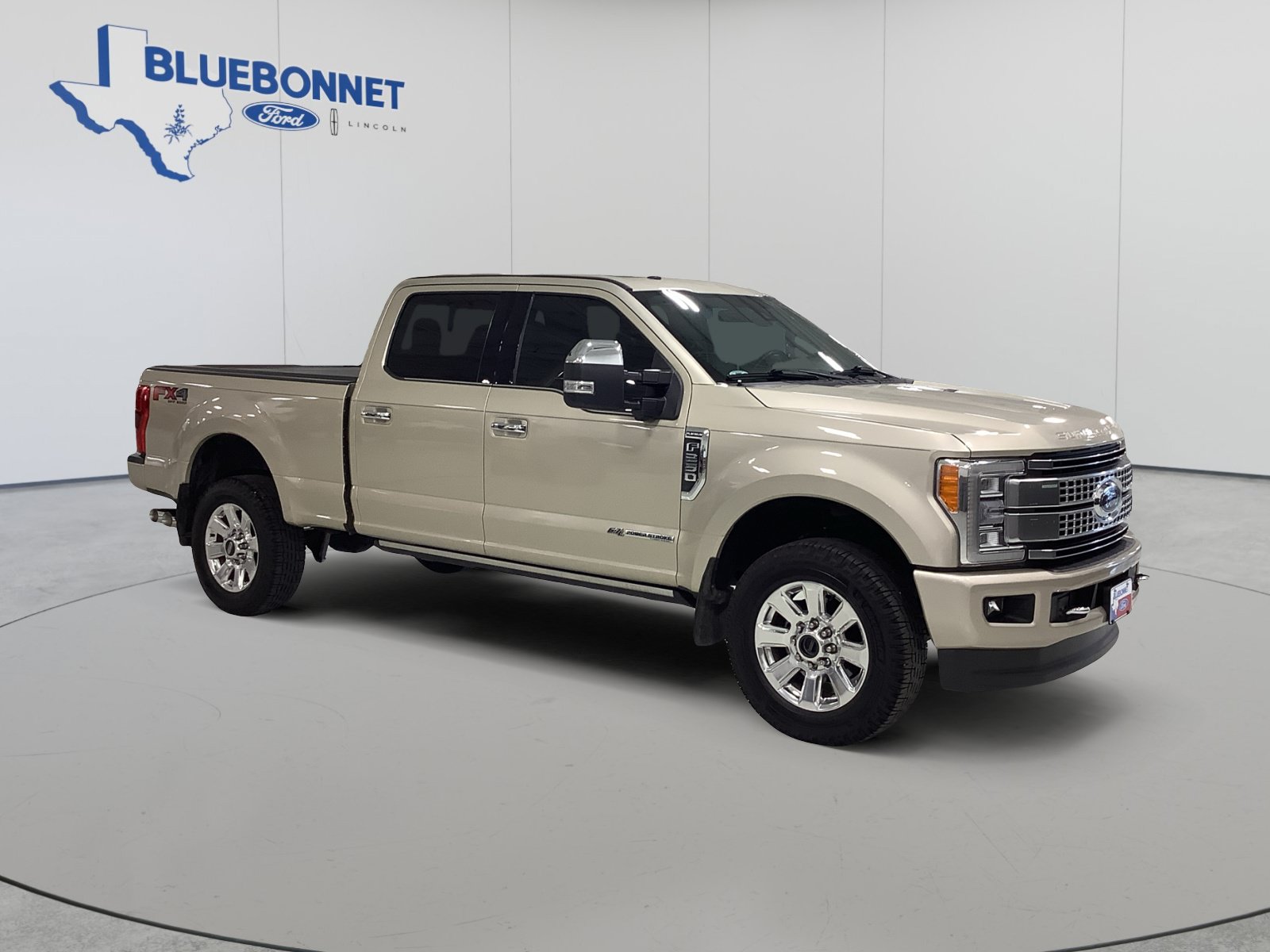 Certified 2018 Ford F250 Platinum w/ Platinum Ultimate Package AWD/4WD image 3