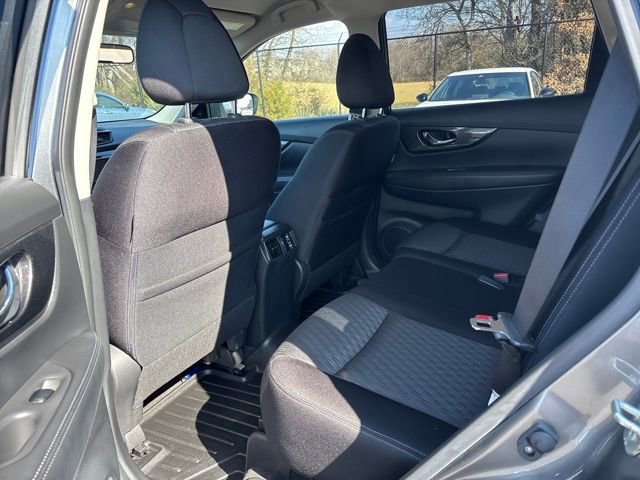 Used 2018 Nissan Rogue SV w/ Premium Package image 12