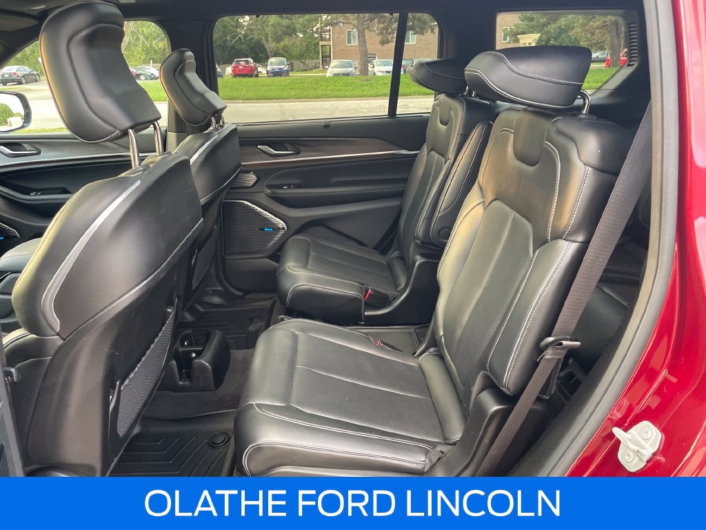 Used 2021 Jeep Grand Cherokee L Overland w/ Luxury Tech Group IV AWD/4WD image 29