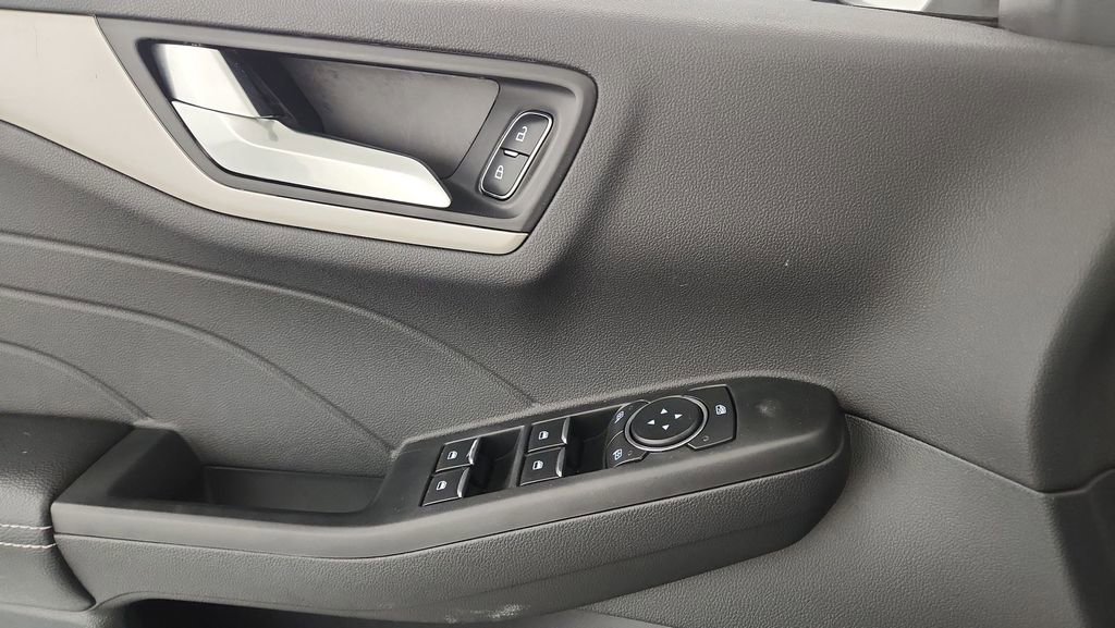 Certified 2022 Ford Escape SEL image 16