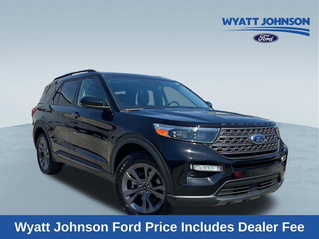 Certified 2023 Ford Explorer XLT w/ Equipment Group 202A AWD/4WD image 1