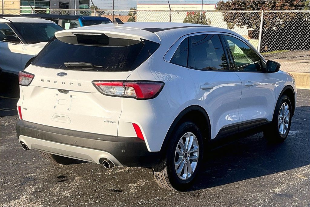 Certified 2022 Ford Escape SE w/ Cold Weather Package AWD/4WD image 12