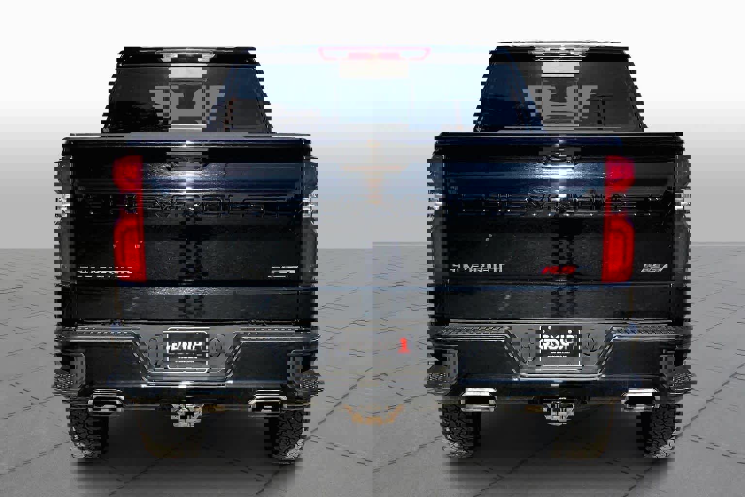 Used 2023 Chevrolet Silverado 1500 RST w/ Convenience Package II image 2