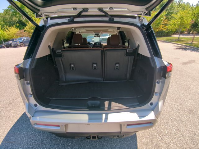 Used 2024 Nissan Pathfinder Platinum AWD/4WD image 26
