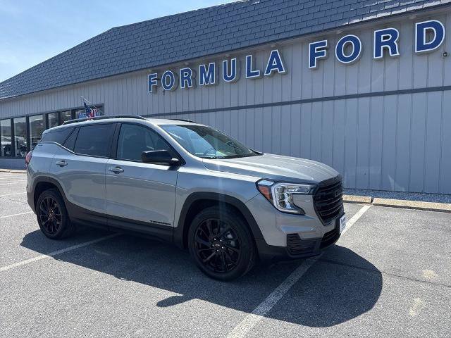 Used 2024 GMC Terrain SLE w/ Elevation Edition AWD/4WD image 1
