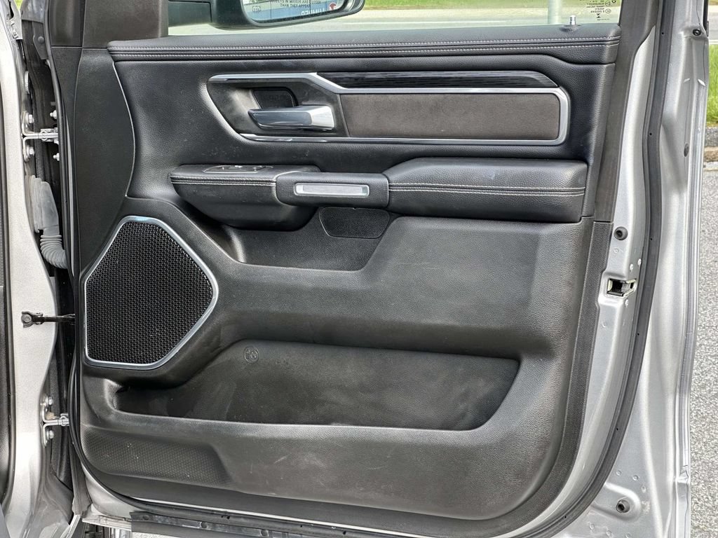 Used 2023 RAM 1500 Laramie AWD/4WD image 7