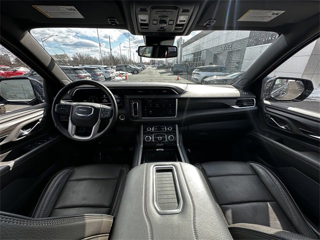 Used 2023 GMC Yukon Denali image 10