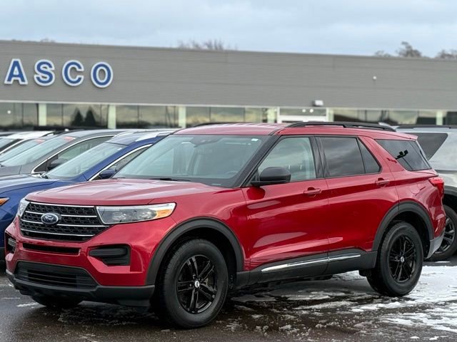 Certified 2023 Ford Explorer XLT image 2