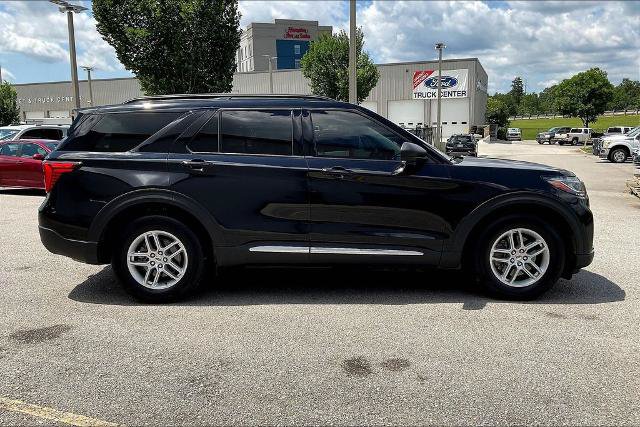 Certified 2025 Ford Explorer Active w/ Active Comfort Package RWD image 7