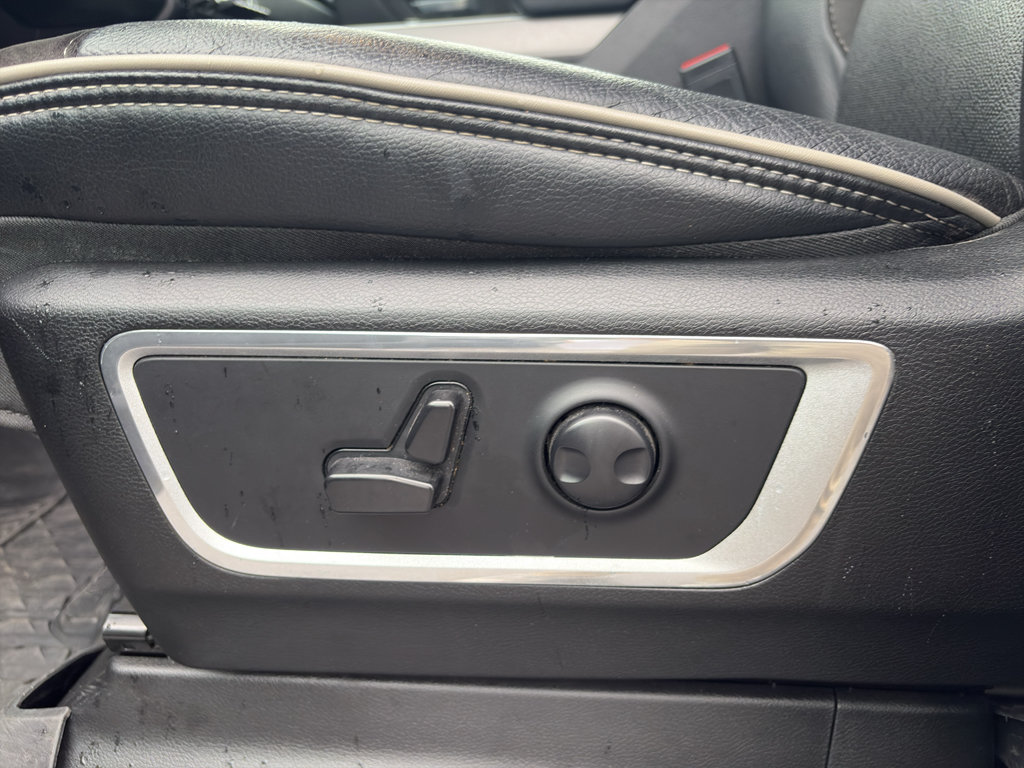 Used 2023 RAM 1500 Laramie AWD/4WD image 11