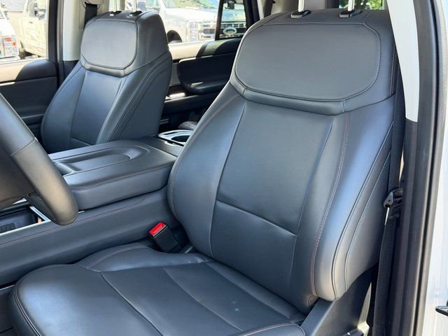 Certified 2025 Ford Expedition Active AWD/4WD image 9