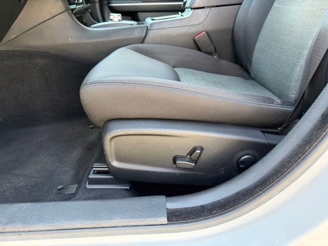 Used 2023 Chrysler 300 Touring w/ Sport Appearance Package RWD image 8