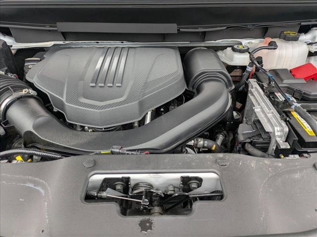 Used 2025 Chevrolet Traverse RS image 25