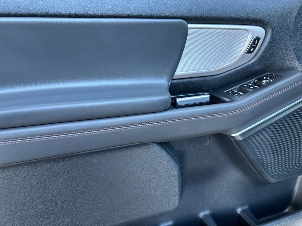 Certified 2025 Ford Expedition Active AWD/4WD image 10