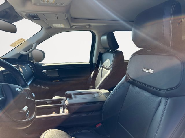 Certified 2025 Ford Expedition Platinum AWD/4WD image 11