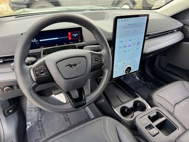 Certified 2025 Ford Mustang Mach-E Premium AWD/4WD image 3