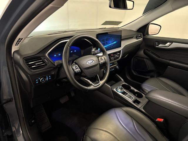 Certified 2025 Ford Escape SE w/ PHEV Premium Package image 8