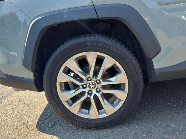 Used 2021 Toyota RAV4 XLE Premium AWD/4WD image 12