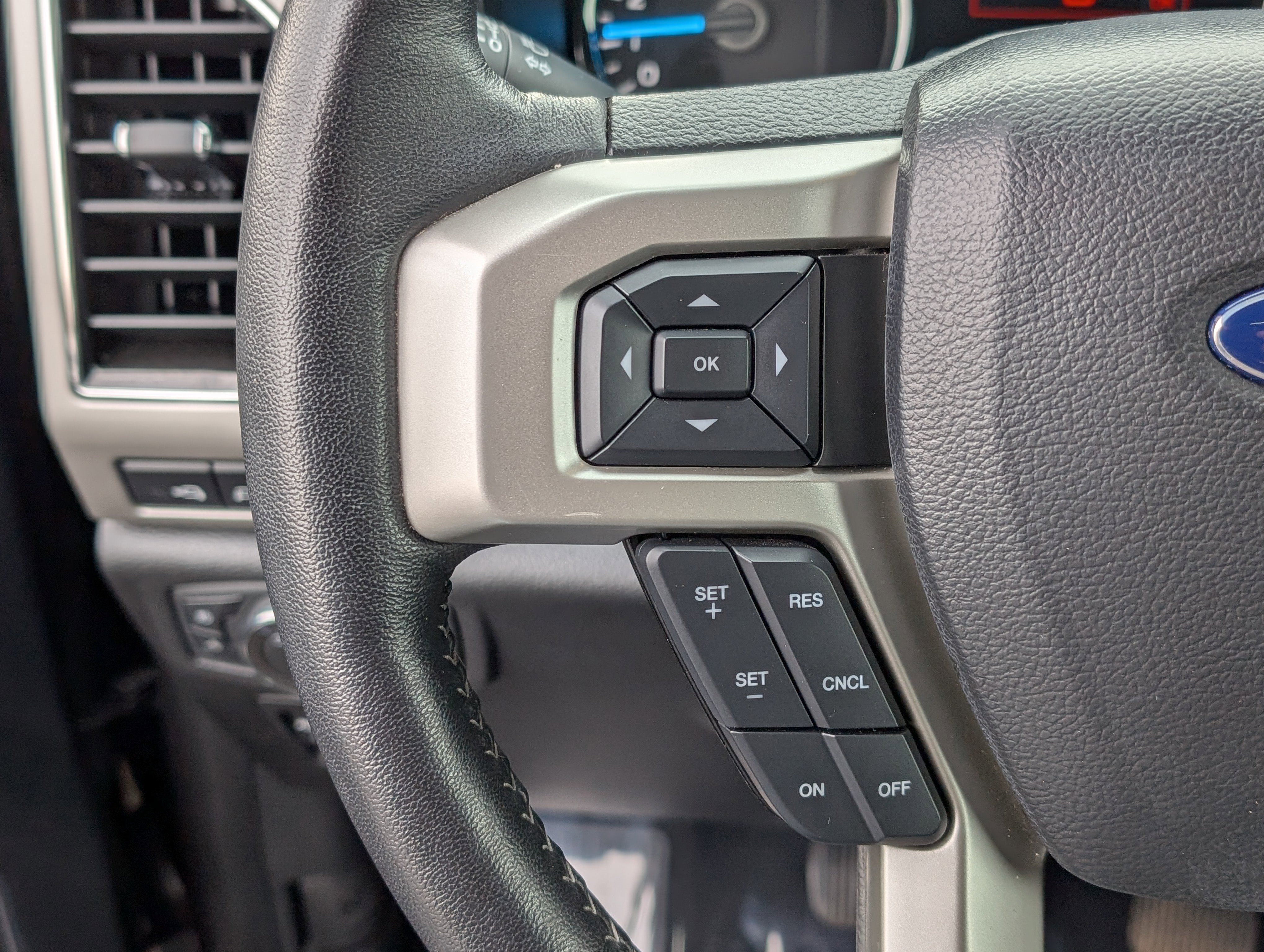 Certified 2020 Ford F150 Lariat w/ Equipment Group 502A Luxury image 21