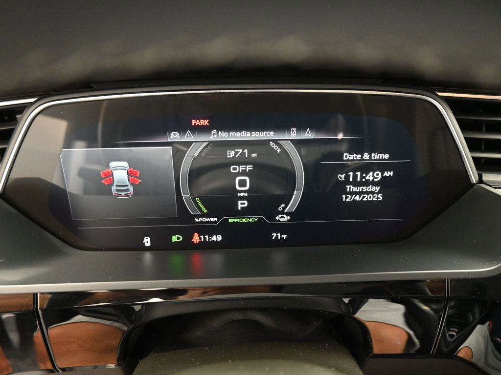 Used 2022 Audi e-tron Premium Plus image 13