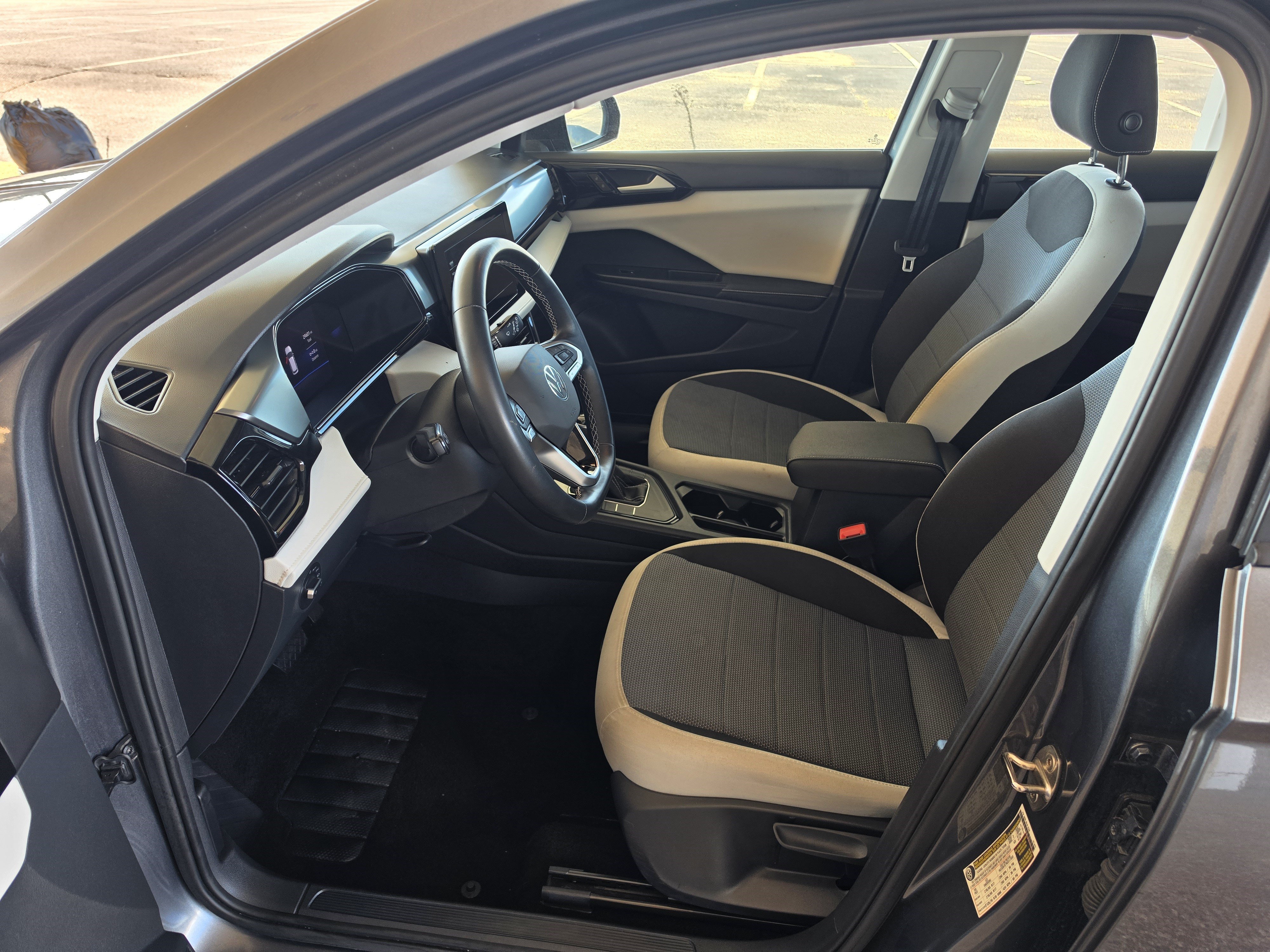Used 2025 Volkswagen Taos S FWD image 9
