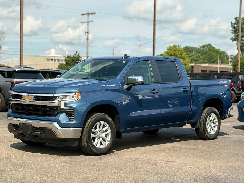 Used 2024 Chevrolet Silverado 1500 LT AWD/4WD image 36
