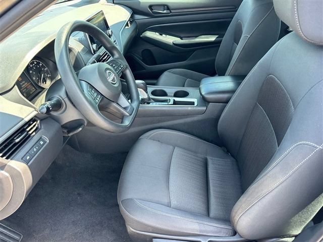 Used 2025 Nissan Altima 2.5 S FWD image 17