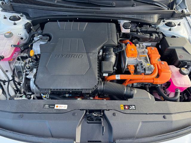 Used 2023 Hyundai Elantra Limited w/ Preferred Accessory Package FWD image 18