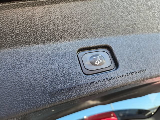 Certified 2018 Ford Explorer XLT w/ Equipment Group 202A AWD/4WD image 34