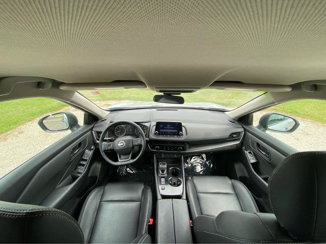 Used 2025 Nissan Rogue S FWD image 18