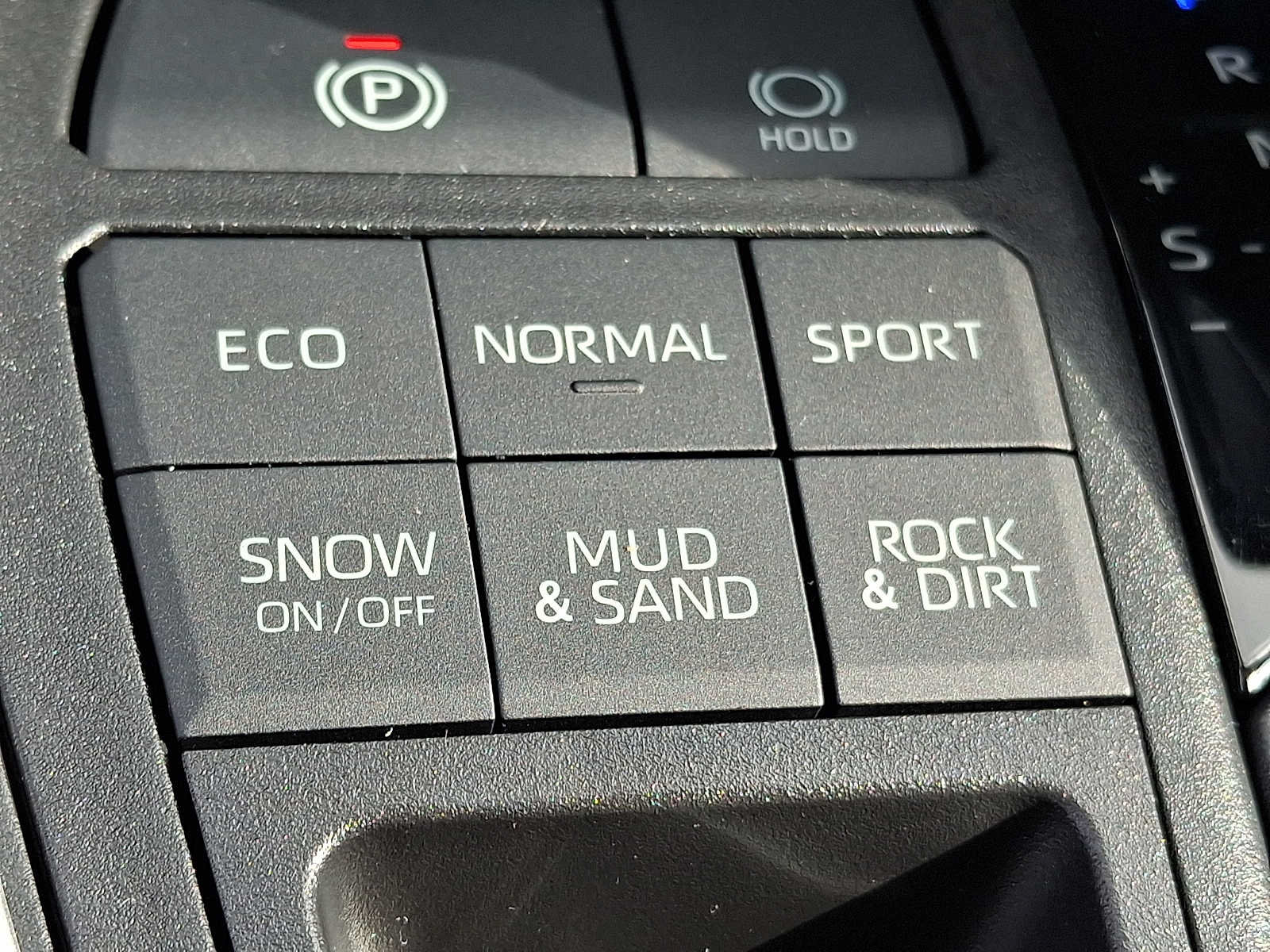 Used 2020 Toyota RAV4 LE w/ All Weather Liner Package AWD/4WD image 23