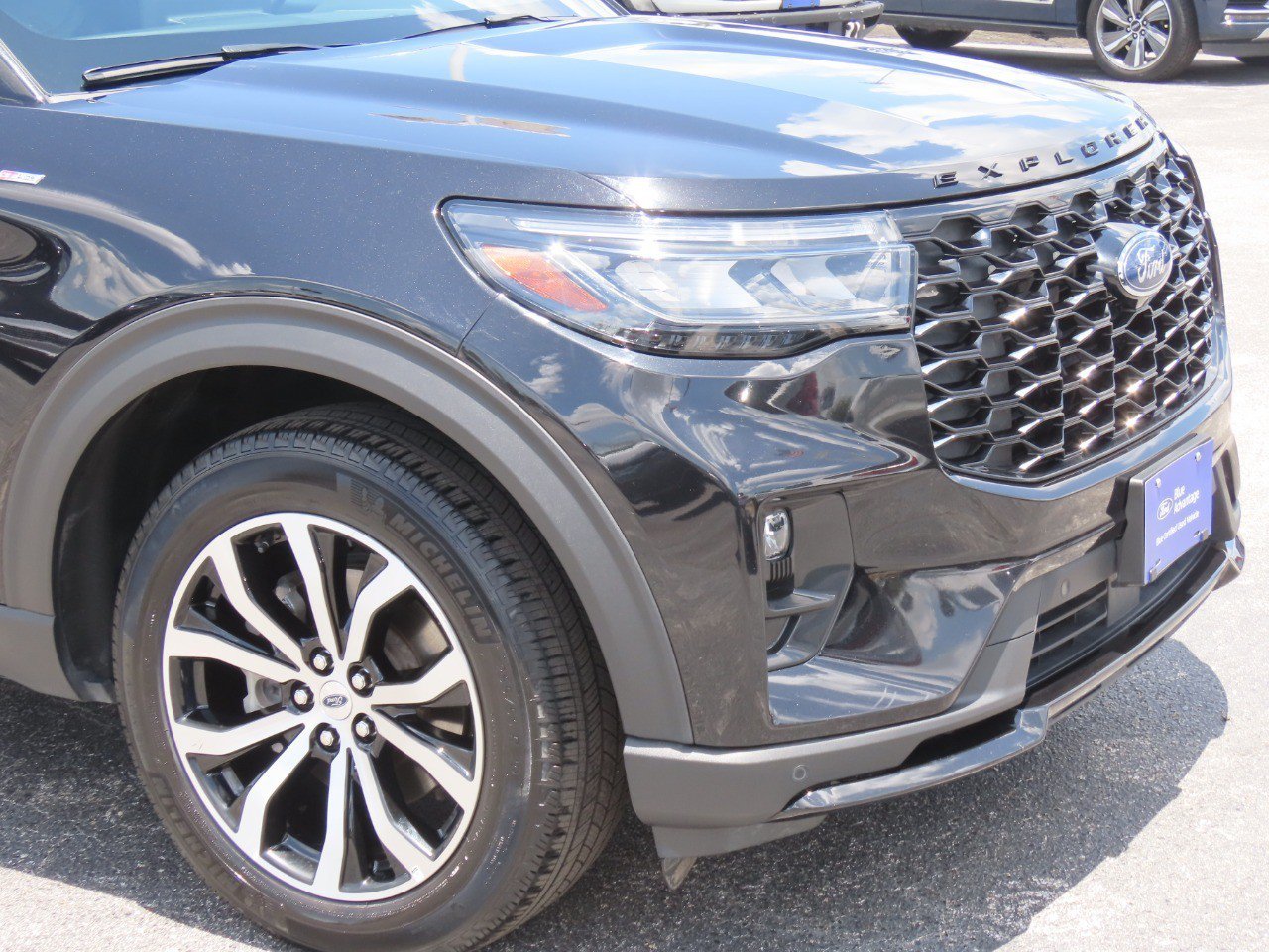 Certified 2025 Ford Explorer ST-Line AWD/4WD image 6