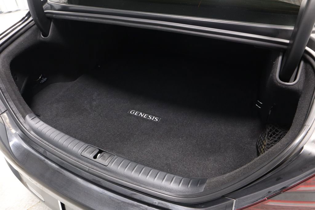 Used 2023 Genesis G70 2.0T w/ Sport Prestige Package image 17