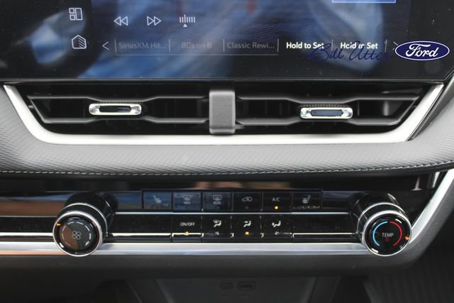 Used 2026 Chevrolet Equinox LT w/ Midnight Edition FWD image 17