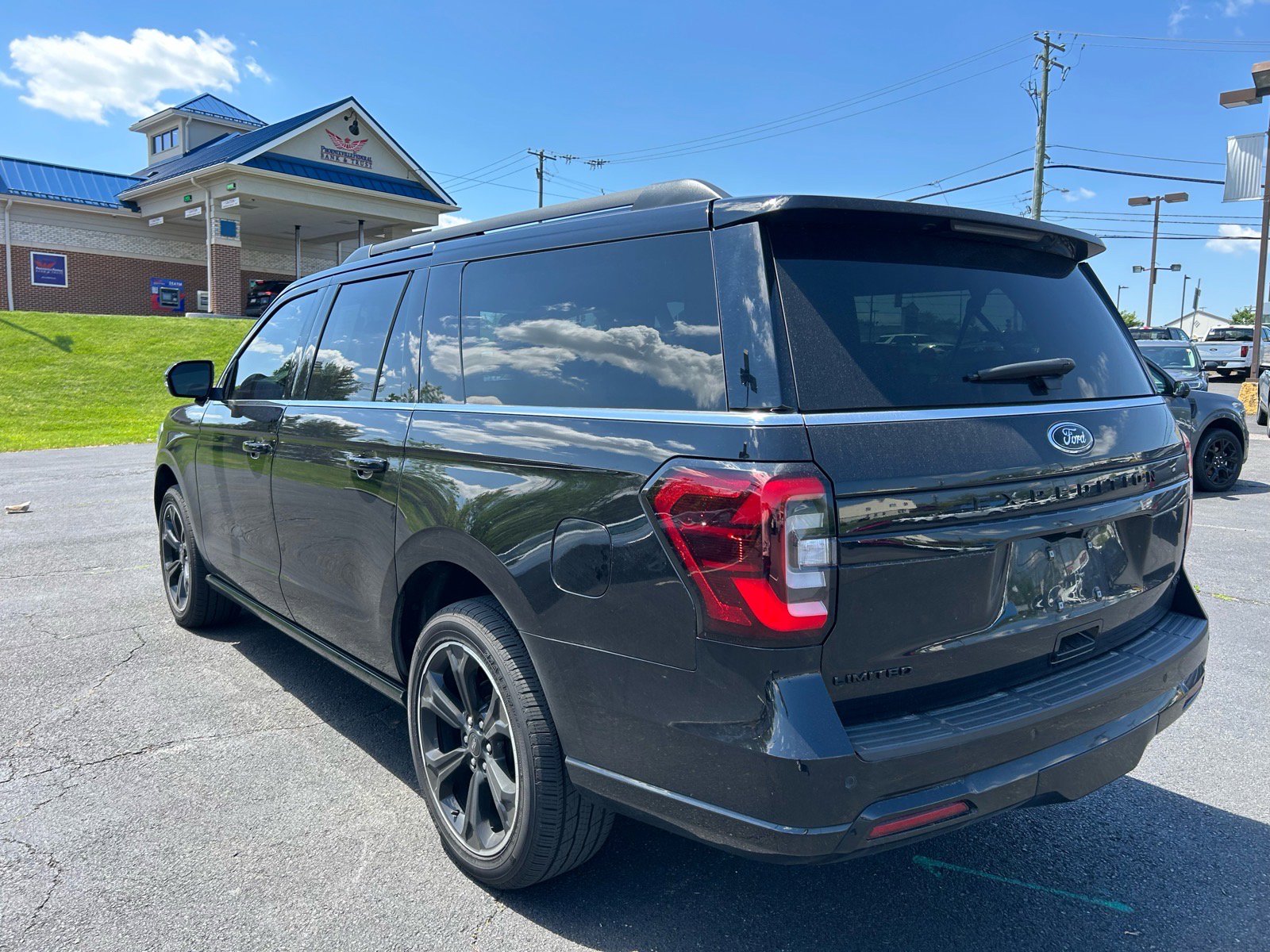 Certified 2022 Ford Expedition Max Limited AWD/4WD image 7