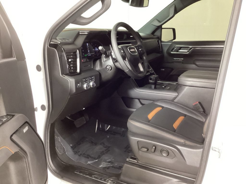 Used 2025 GMC Sierra 1500 AT4 w/ AT4 Preferred Package AWD/4WD image 32