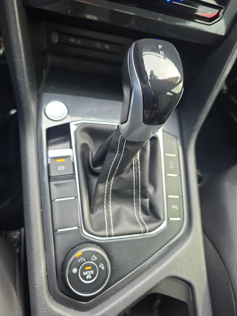Used 2022 Volkswagen Tiguan SE R-Line AWD/4WD image 30