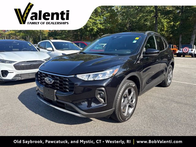 Certified 2025 Ford Escape ST-Line Select AWD/4WD image 1