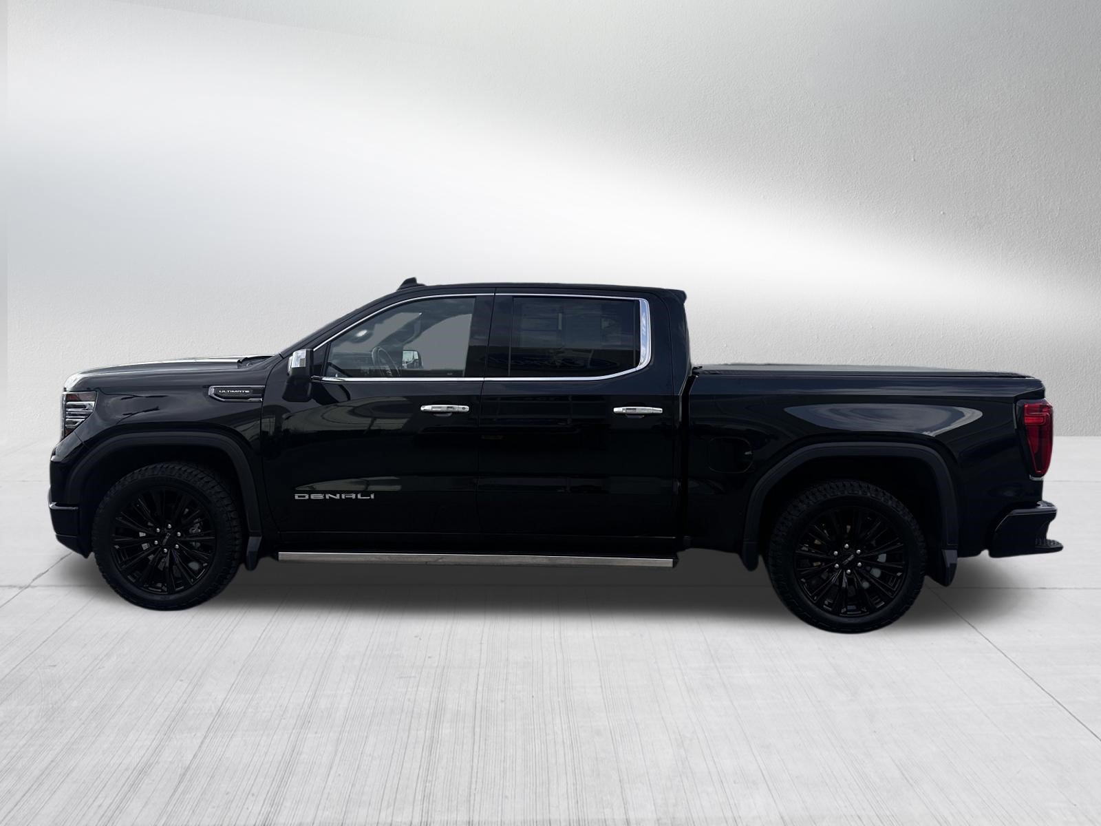 Used 2023 GMC Sierra 1500 Denali Ultimate AWD/4WD image 4